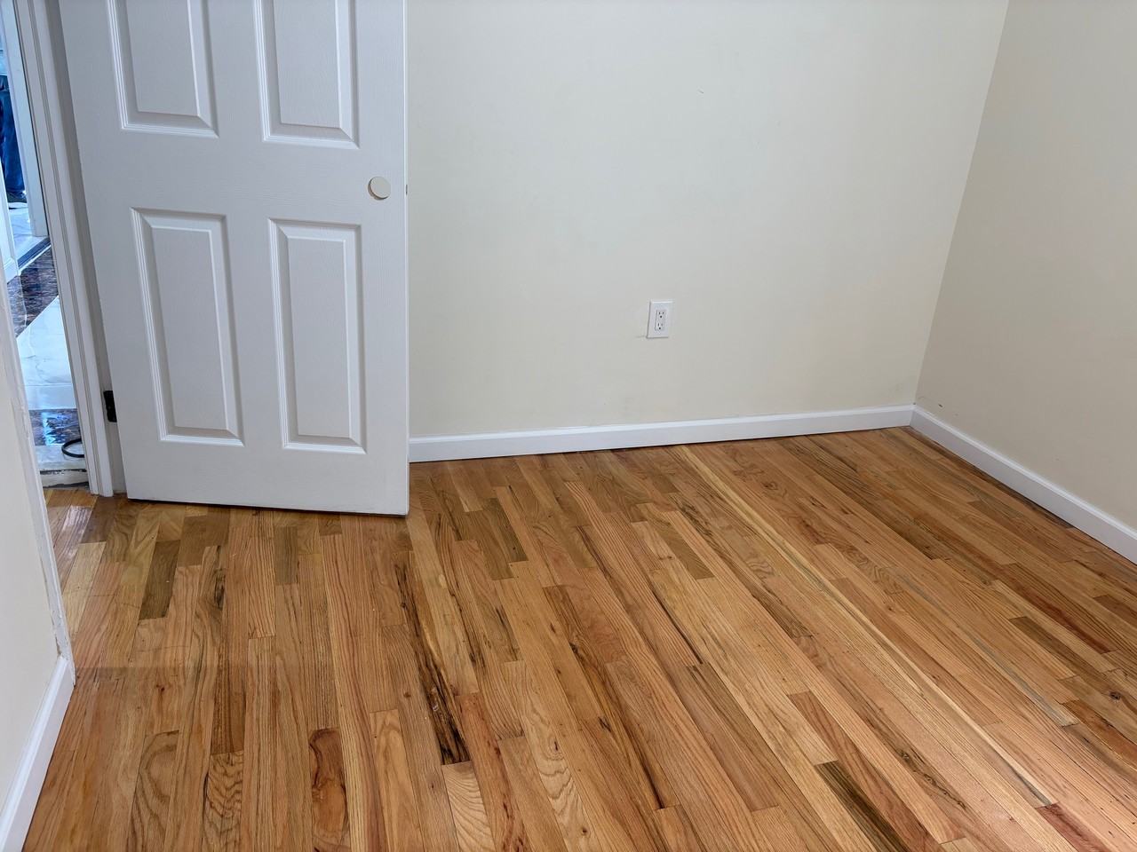 8524 159th St - Photo 3 of 14