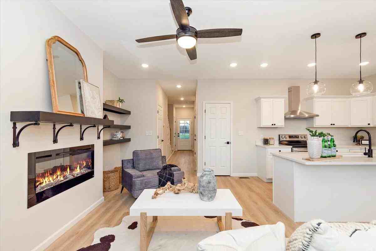 3670 Main St ##2 - Photo 4 of 31