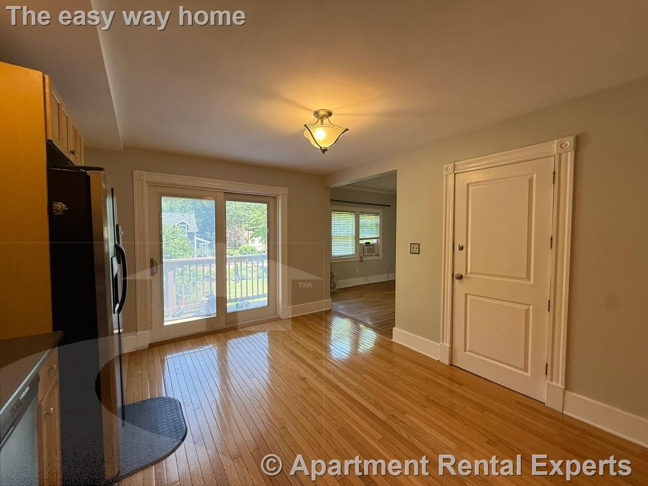 128 Marshall St N #2 - Photo 3 of 23