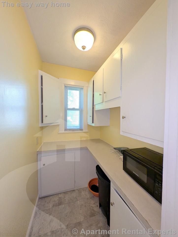 79 Conwell Ave #1 - Photo 4 of 23