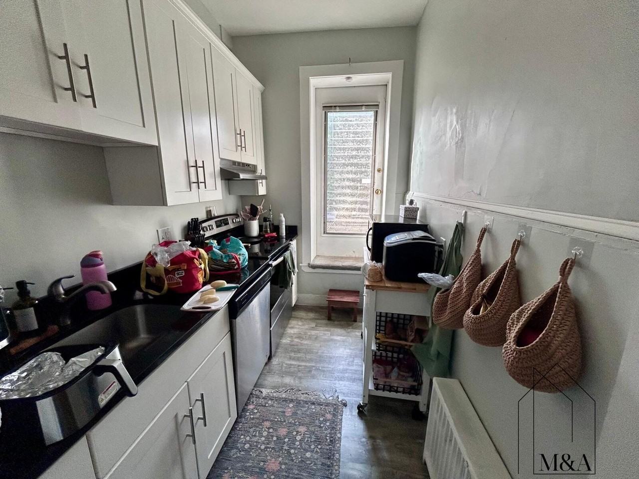 1712 Beacon St #2 - Photo 4 of 21