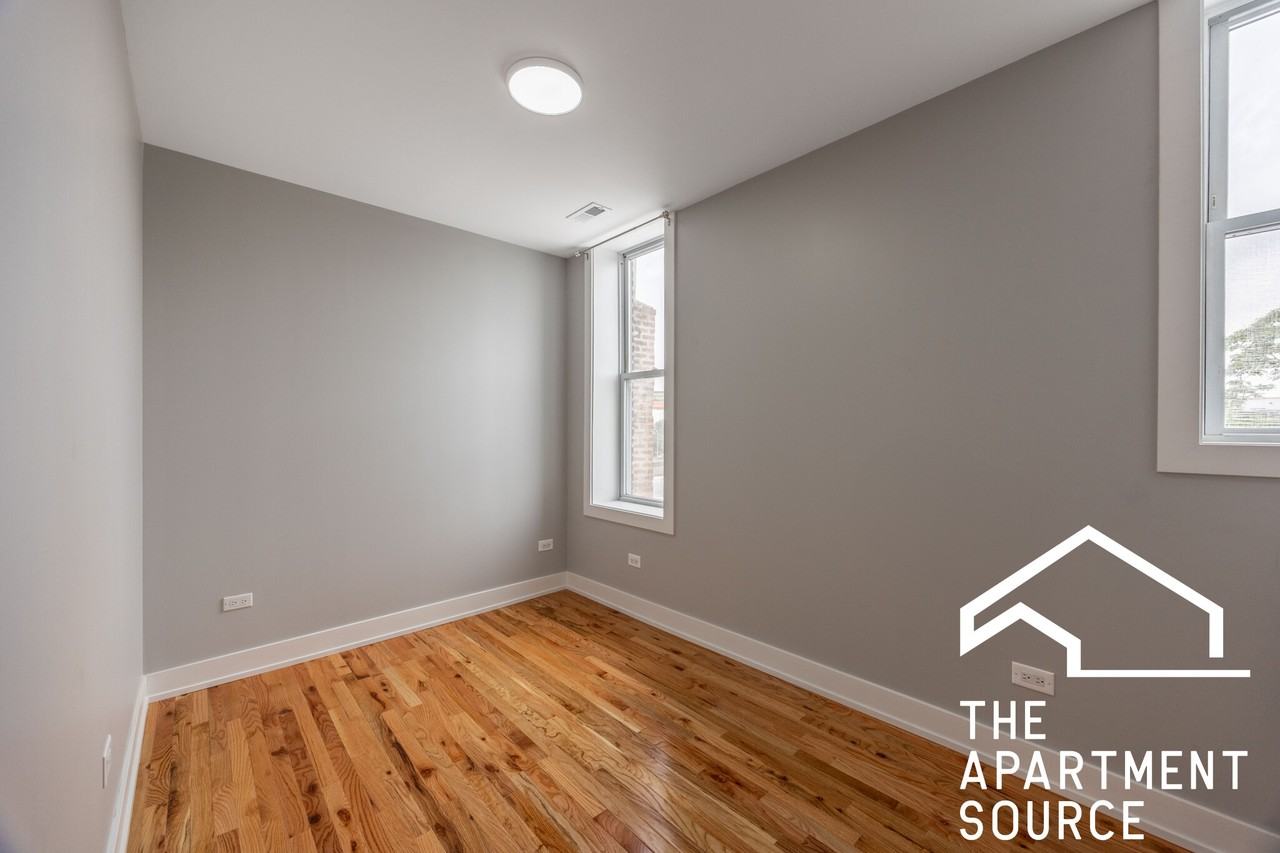 3328 W Congress Pkwy #3 - Photo 5 of 11