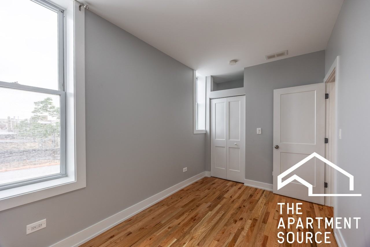 3328 W Congress Pkwy #3 - Photo 6 of 11