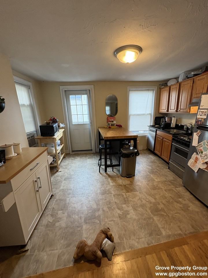 287 W 5th St #2 - Photo 4 of 11