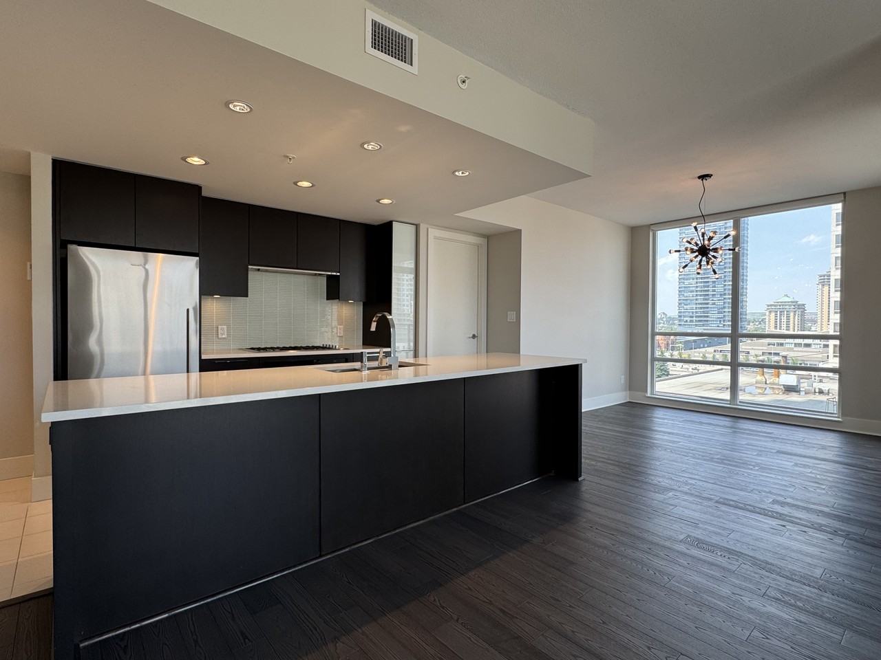 804 Luna - Photo 2 of 25