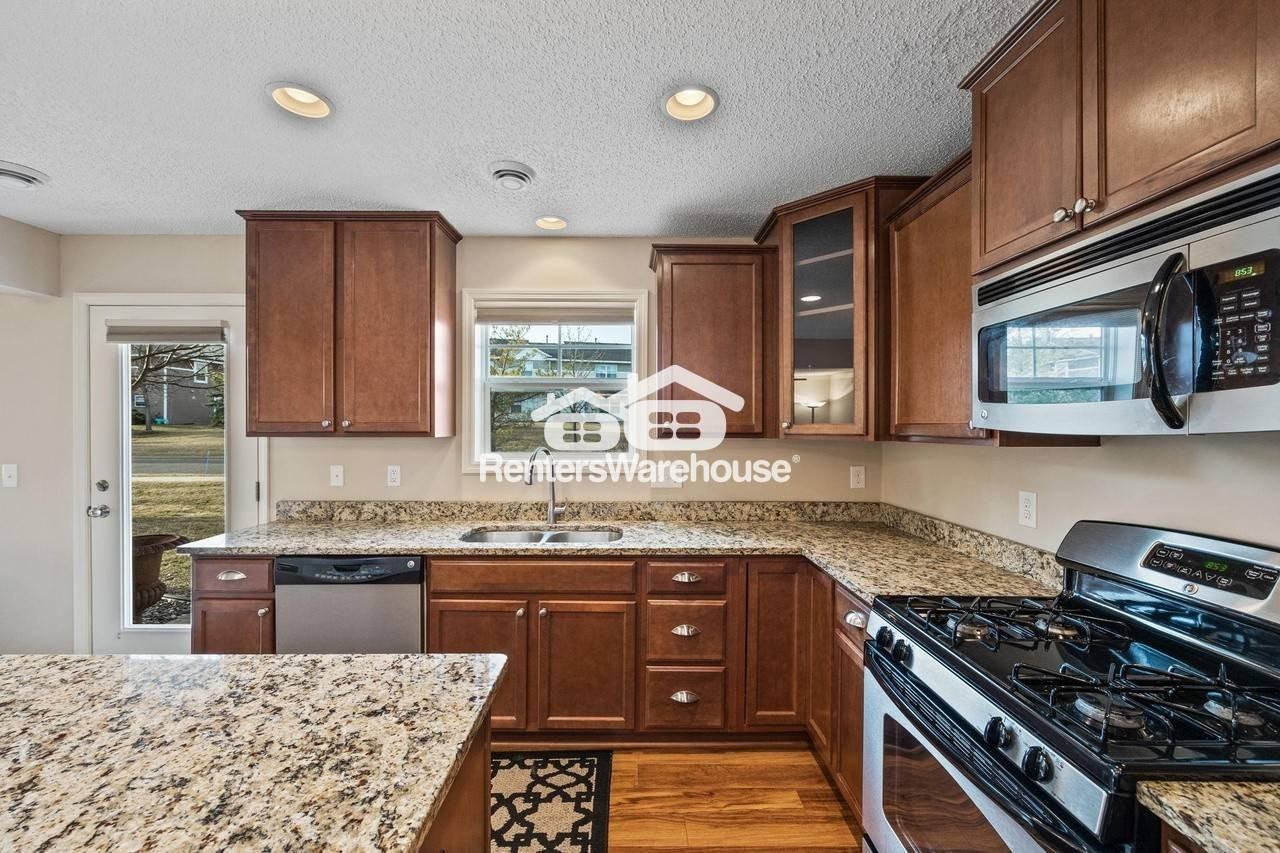 15708 60th Ave N - Photo 2 of 23