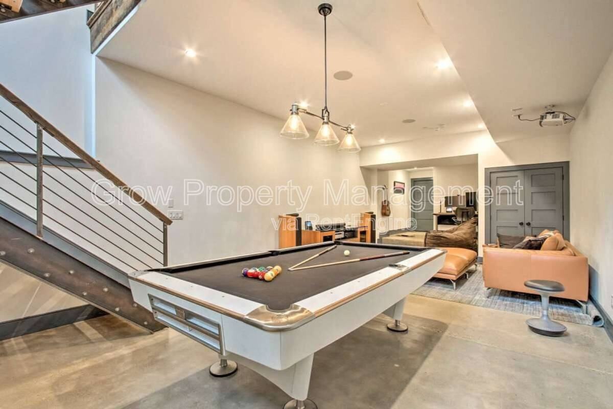 2128 E Firth St - Photo 3 of 10