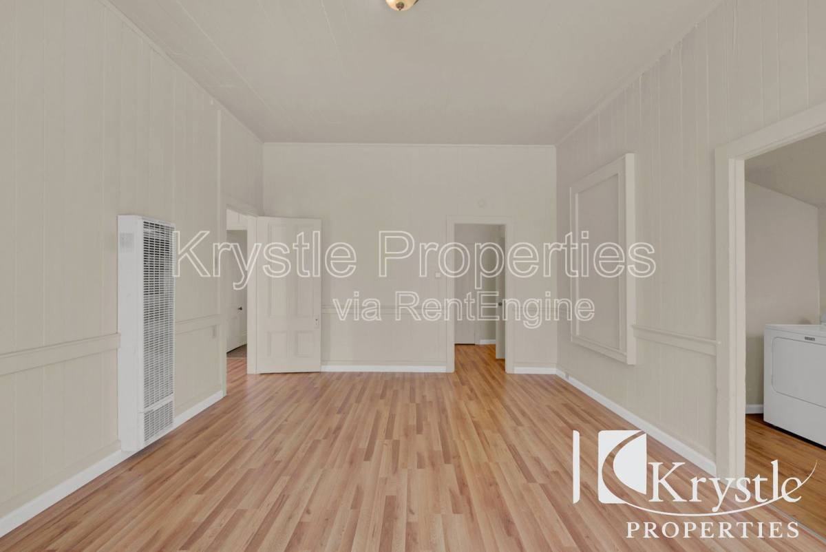 1128 Marin St - Photo 2 of 10