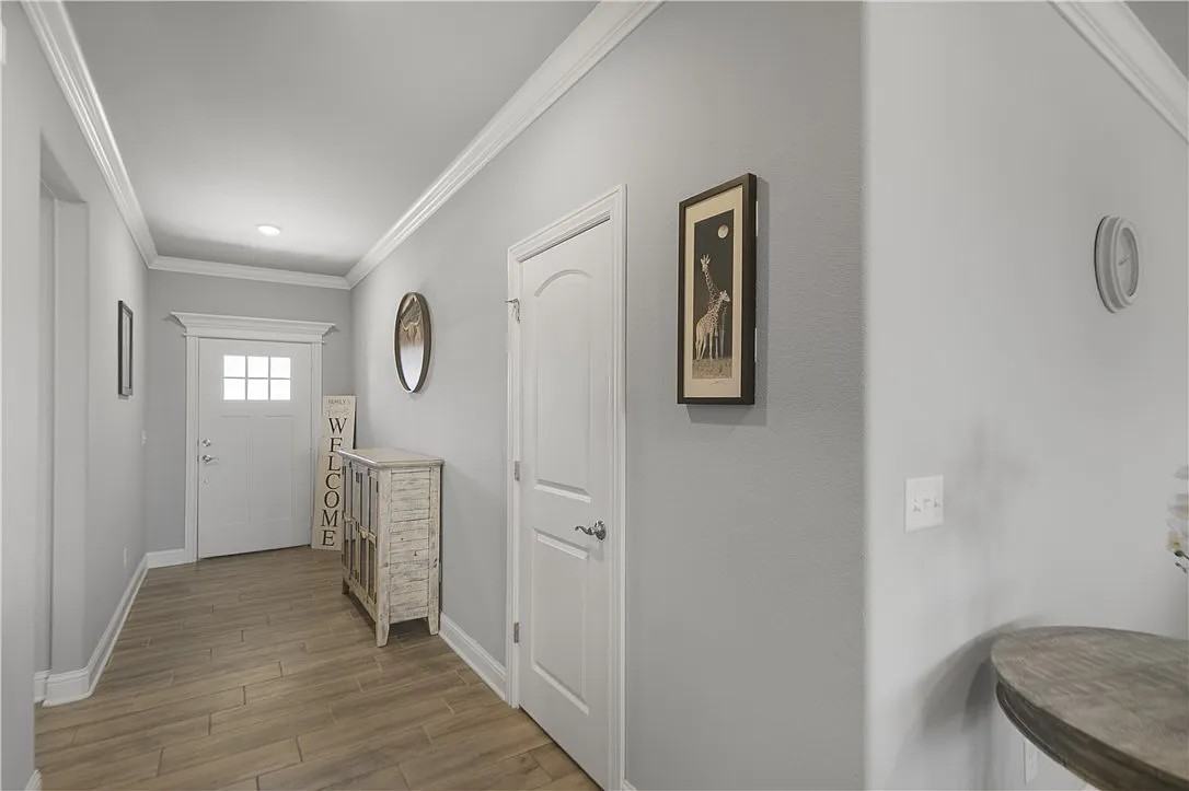 1610 Skyline Loop - Photo 2 of 34