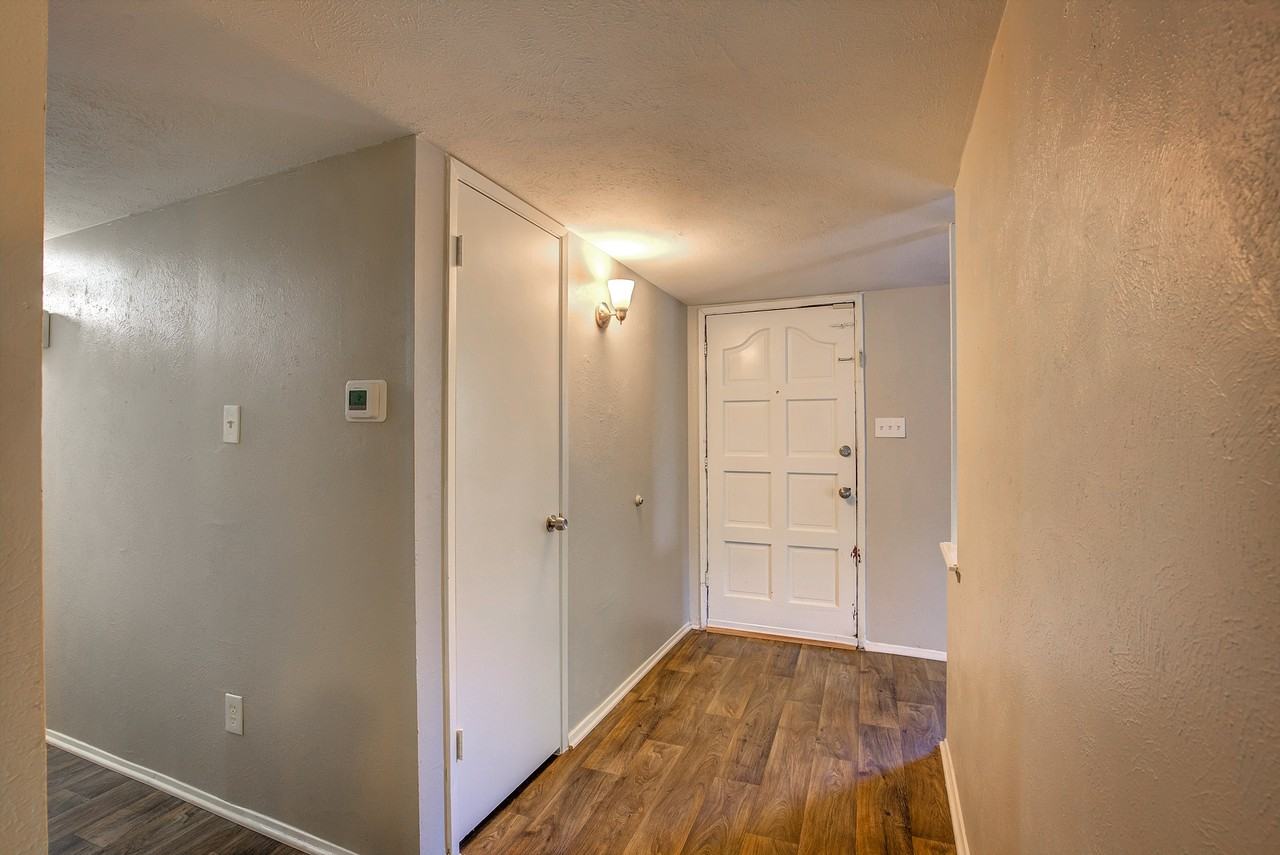7801 Summerglen Rd - Photo 6 of 40