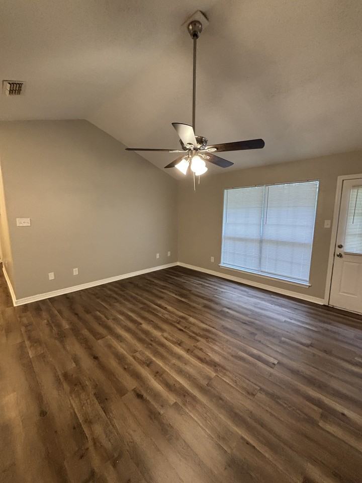 17 Geraldine St - Photo 3 of 19