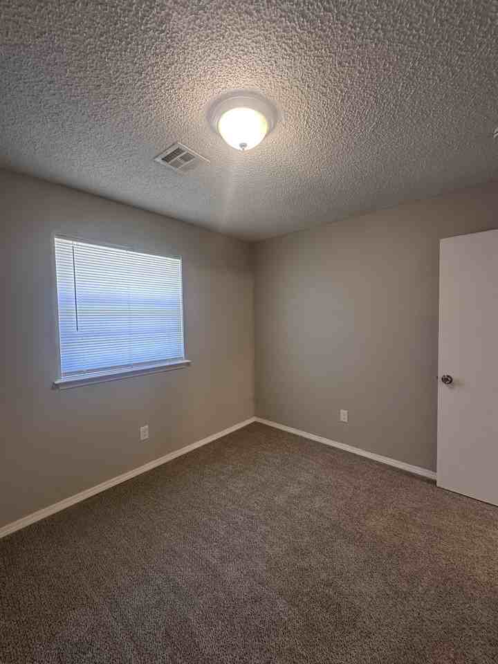 6708 Lyrewood Cir - Photo 2 of 22