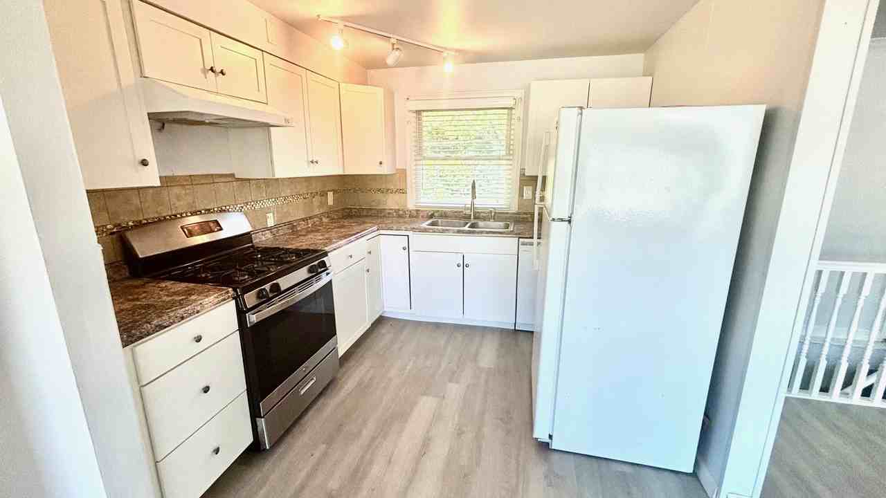 9749 Calumet Dr - Photo 2 of 20