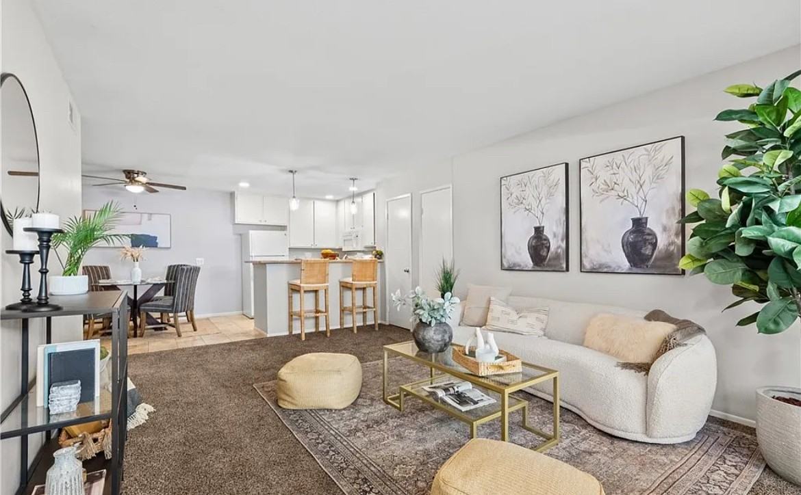 18808 Mandan St - Photo 3 of 10