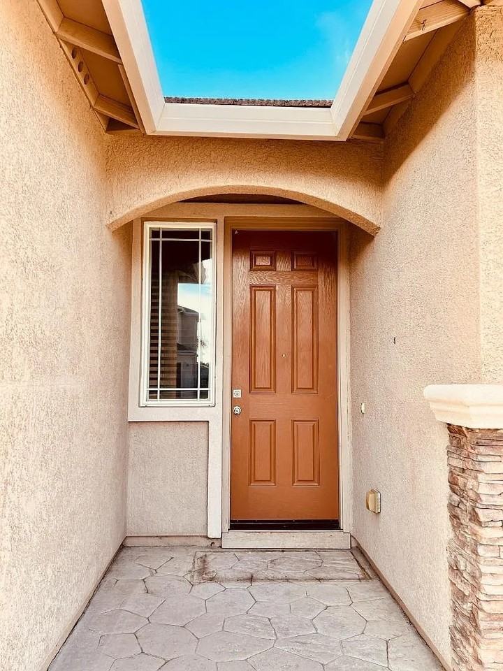 4251 Clay Creek Way - Photo 2 of 18