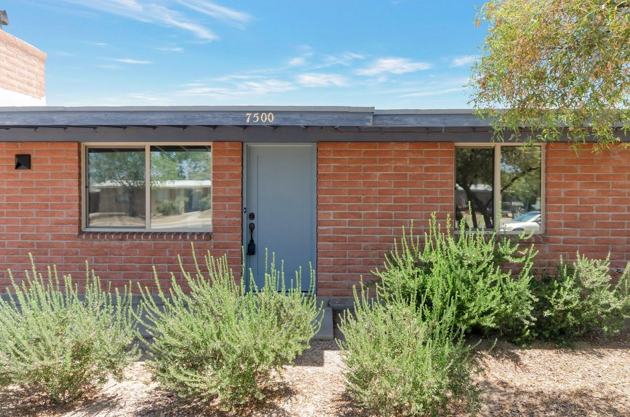 7500 N Rasmussen Ave - Photo 2 of 26