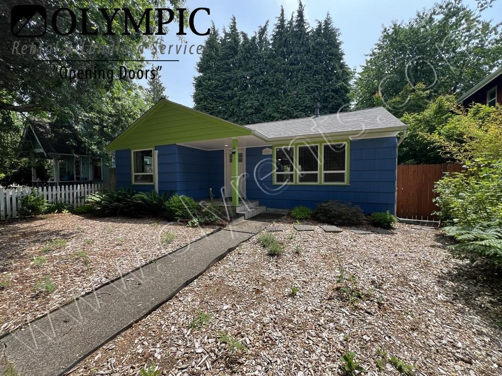 1521 5th Ave Se - Photo 2 of 30