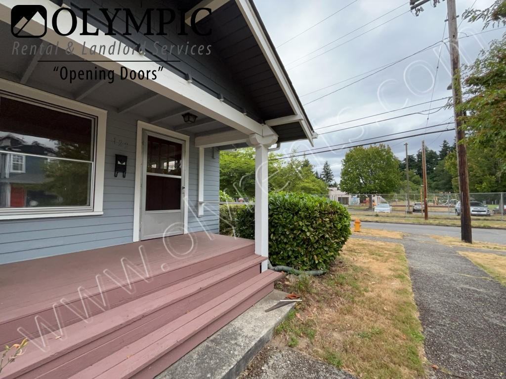 122 22nd Ave Sw - Photo 3 of 22