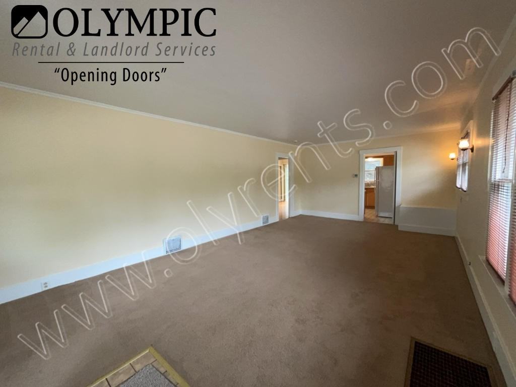 122 22nd Ave Se - Photo 4 of 22