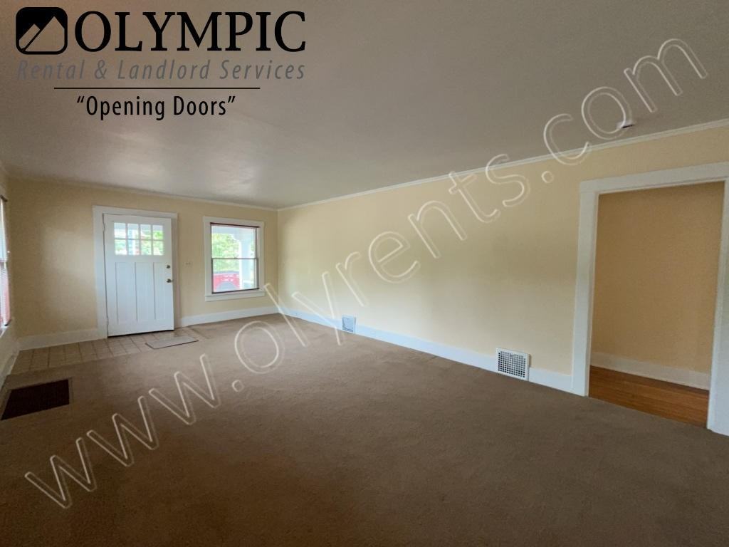 122 22nd Ave Se - Photo 6 of 22