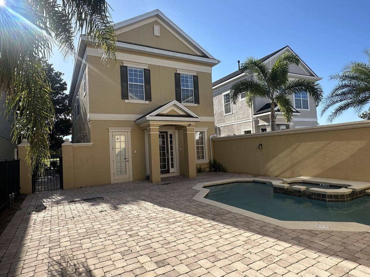 1512 Euston Dr - Photo 2 of 50