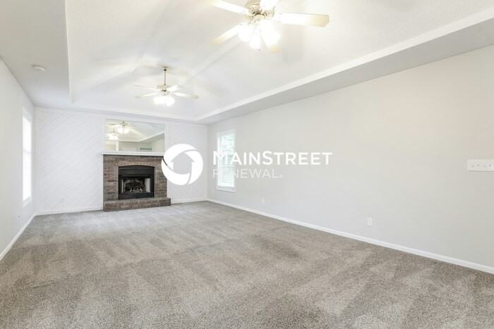 406 Huntington Dr S - Photo 3 of 17