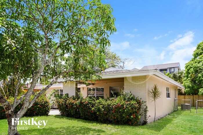 4762 West Dr - Photo 2 of 16