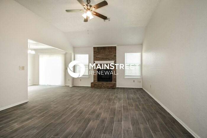 8808 Nw 85th Pl - Photo 3 of 16