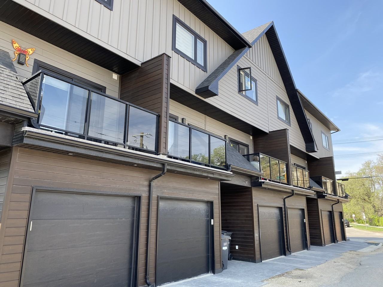 588 Des Meurons Street - Photo 2 of 13