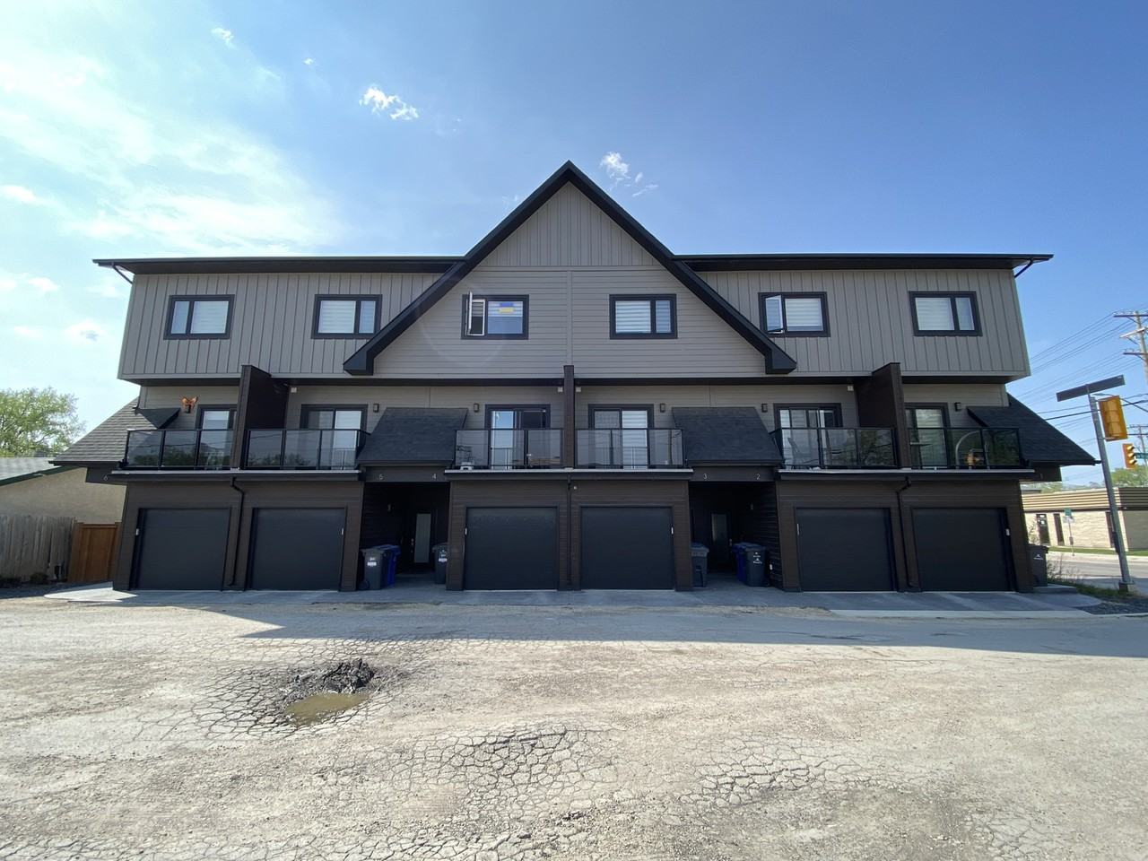 588 Des Meurons Street - Photo 3 of 13