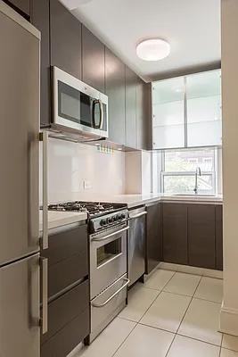 W 113th St #0803 - Photo 2 of 11