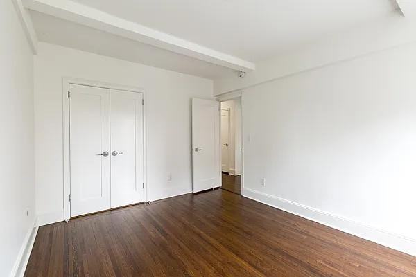 W 113th St #0704 - Photo 5 of 8