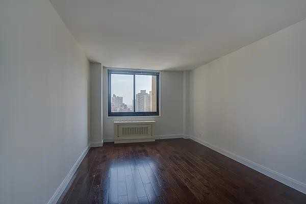 E 82nd St #22A - Photo 6 of 15