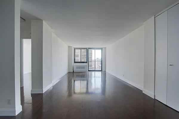 E 82nd St #25B - Photo 6 of 20