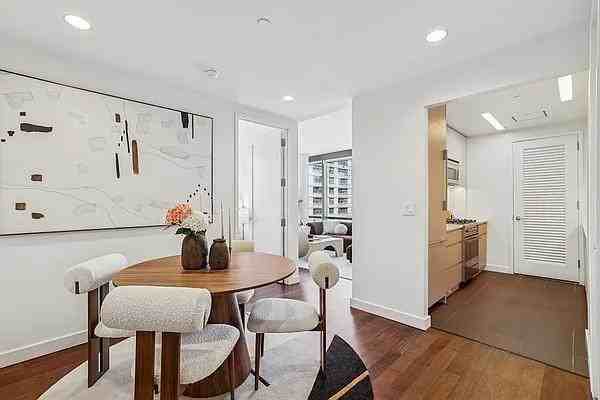 W 67th St #21F - Photo 4 of 20