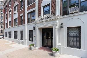 featured image of Riverside Dr #5D