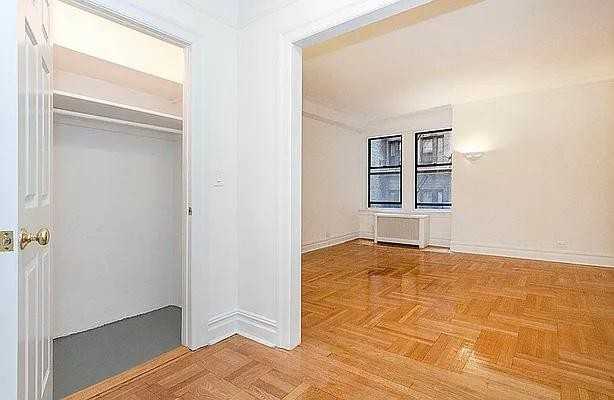 Riverside Dr #5D - Photo 3 of 20