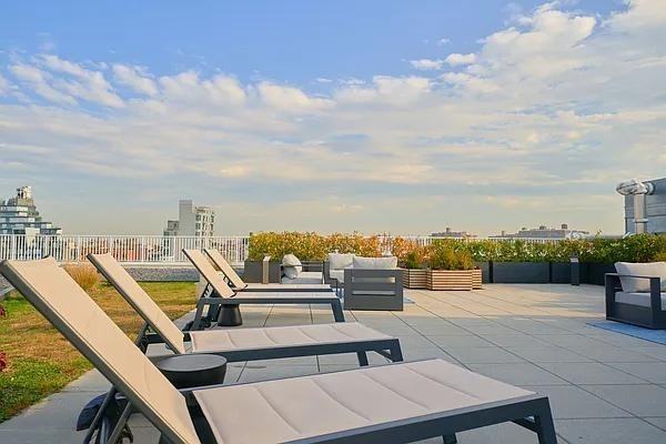 Hope St #302 - Photo 7 of 20