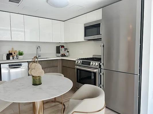 Columbia Hts #1S - Photo 3 of 13