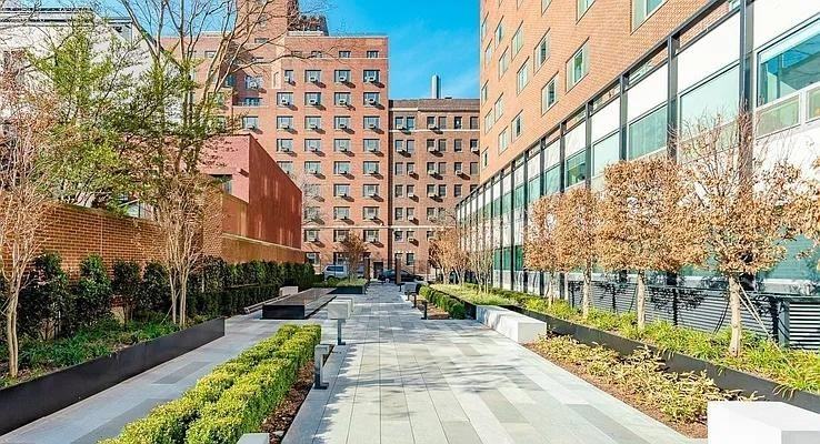 Columbia Hts #6C - Photo 7 of 11