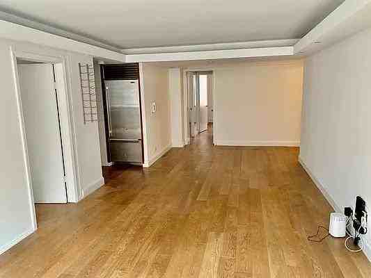 W 90th St #8K - Photo 3 of 20