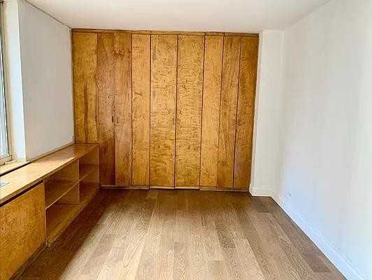 W 90th St #8K - Photo 5 of 20