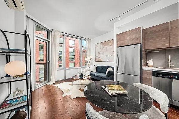 N 4th St #4K - Photo 3 of 20