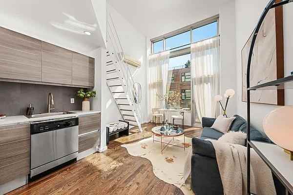 N 4th St #3P - Photo 3 of 20