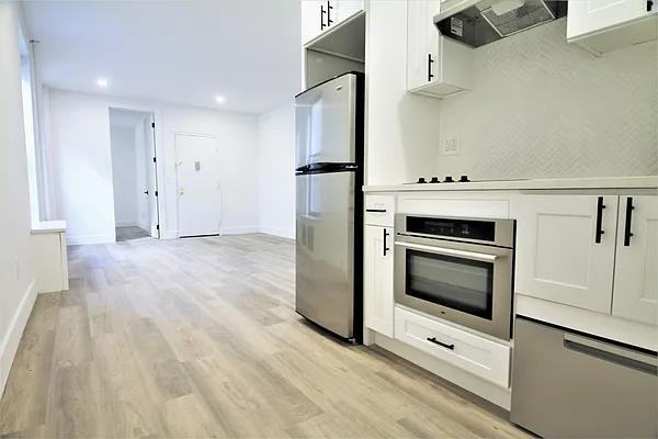 Broadway #7 - Photo 3 of 14