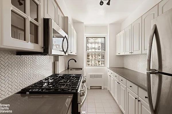 E 66th St #10H - Photo 2 of 20