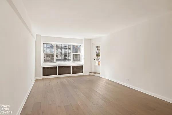 E 66th St #10H - Photo 3 of 20