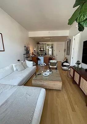 Hope St #5E - Photo 4 of 20