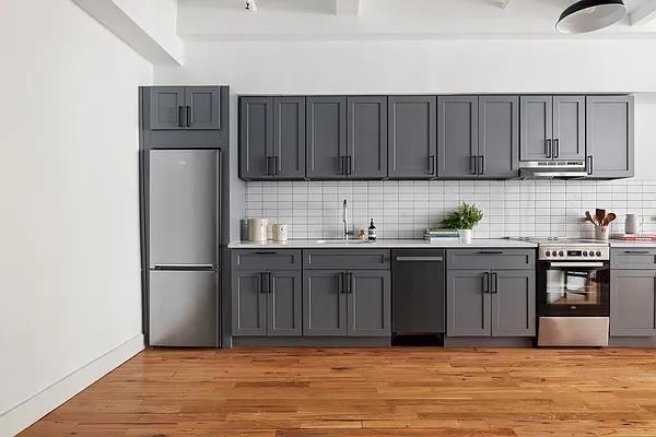 Banker St #2R - Photo 3 of 12