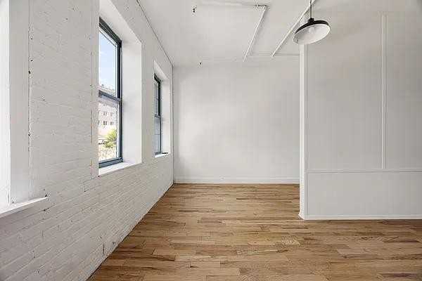 Banker St #2R - Photo 5 of 12